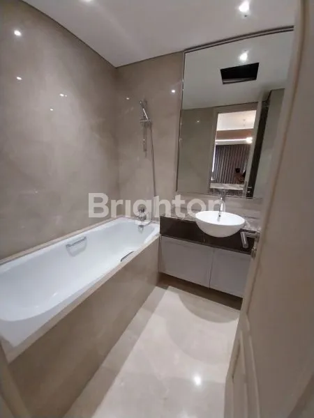 image APARTEMEN 2BR ONE I CON ATAS TUNJUNGAN PLAZA.. FURNISH MEWAH (2)