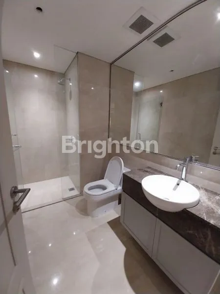 image APARTEMEN 2BR ONE I CON ATAS TUNJUNGAN PLAZA.. FURNISH MEWAH (3)