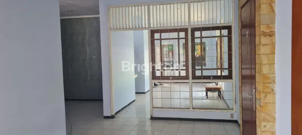 image DISEWAKAN RUMAH LUAS AREA PERUMAHAN BURING DEKAT GOR DEKAT CITRALAND 10 MENIT KE TENGAH KOTA MALANG (2)