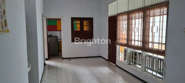 image DISEWAKAN RUMAH LUAS AREA PERUMAHAN BURING DEKAT GOR DEKAT CITRALAND 10 MENIT KE TENGAH KOTA MALANG (4)