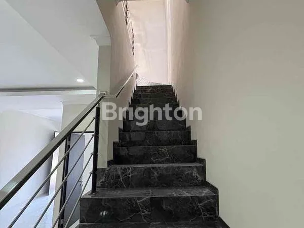 image MINIMALIS GRESS BARU DEKAT MERR BARUK RUNGKUT (7)