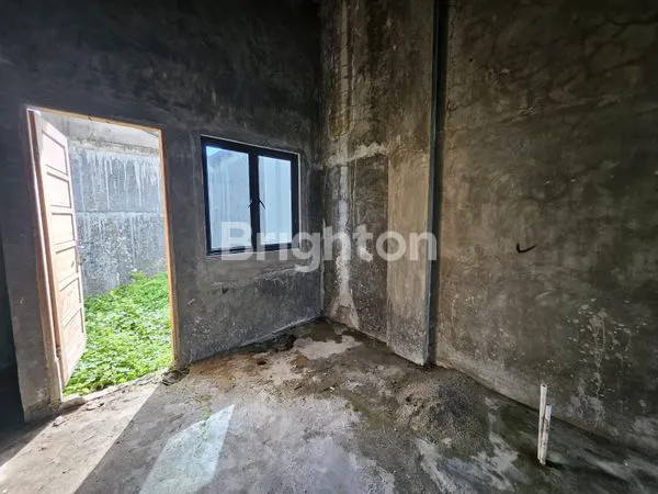 image JUAL RUMAH 2,5 LANTAI \" SINGKARAK PALACE (3)