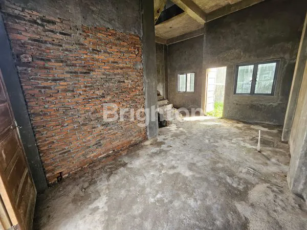 image JUAL RUMAH 2,5 LANTAI \" SINGKARAK PALACE (2)