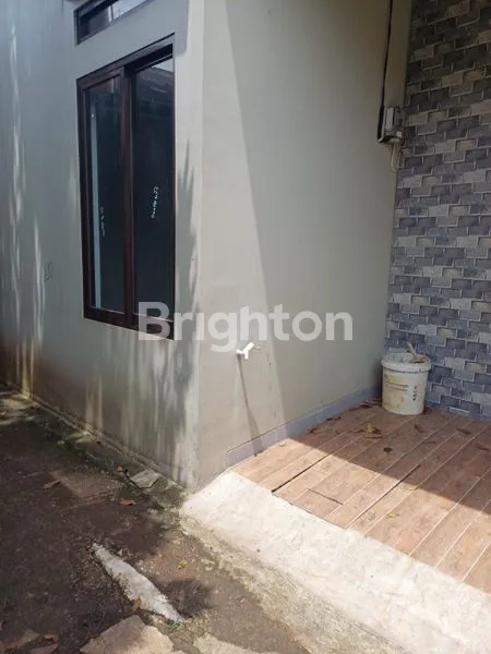 image RUMAH BANGUNAN BARU SIAP HUNI DI CIPAYUNG JAKARTA TIMUR NON CARPORT (2)