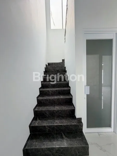 image RUMAH BUKIT PALMA 2 LANTAI BARU GRESS, MODERN MINIMALIS LUAS DAN SIAP HUNI (5)