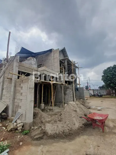 image RUMAH CLUSTER BANGUNAN BARU SIAP HUNI 2 LANTAI DI CIPAYUNG JAKARTA TIMUR (3)