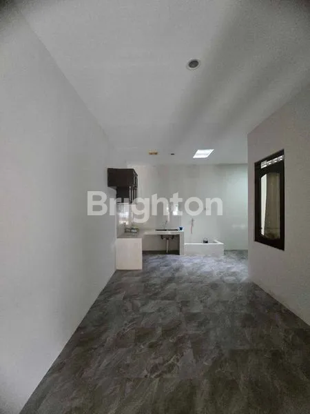 image RUMAH 1 LT SIAP HUNI BARU DICAT DI TAMAN UBUD LIPPO KARAWACI TANGERANG  (6)