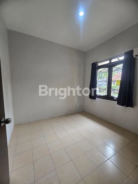 image RUMAH 1 LT SIAP HUNI BARU DICAT DI TAMAN UBUD LIPPO KARAWACI TANGERANG  (3)