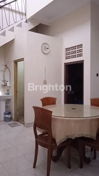 image RUMAH STRATEGIS FULL FURNISH, 3 KT DEKAT TOL RUNGKUT (2)