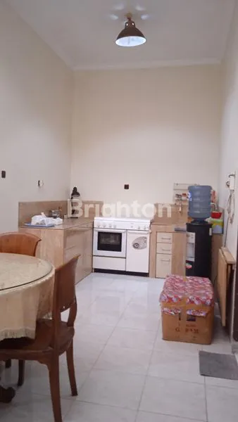 image RUMAH STRATEGIS FULL FURNISH, 3 KT DEKAT TOL RUNGKUT (3)