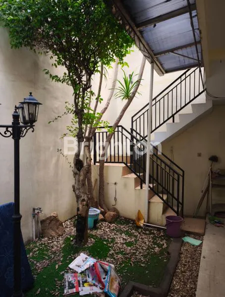 image RUMAH MEWAH 2 LANTAI DI GAYUNGAN, SHM & FULL FURNISHED (6)