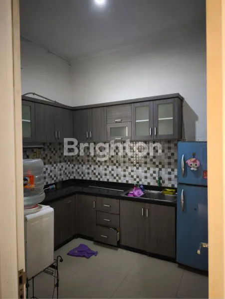 image RUMAH MEWAH 2 LANTAI DI GAYUNGAN, SHM & FULL FURNISHED (7)