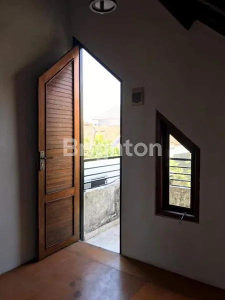 image RUMAH 2 LANTAI DI PADANG SAMBIAN (6)