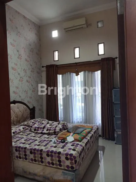 image RUMAH 2 LANTAI DI SAWOJAJAR  (4)