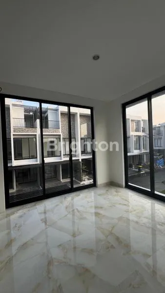 image RUMAH HOEK ANWA RESIDENCE PURI (2)