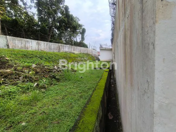 image RUMAH LUAS & BESAR DENGAN VIEW PEGUNUNGAN DI GAJAHMUNGKUR  (5)