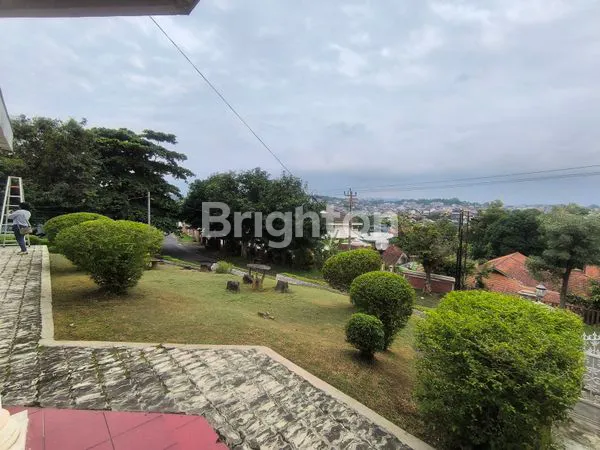 image RUMAH LUAS & BESAR DENGAN VIEW PEGUNUNGAN DI GAJAHMUNGKUR  (2)