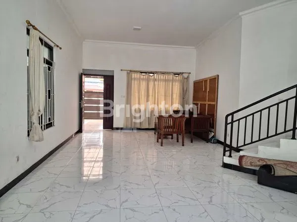 image RUMAH 3 LANTAI BUKIT DURI TEBET JAKARTA SELATAN PARKIR 6 MOBIL (1)