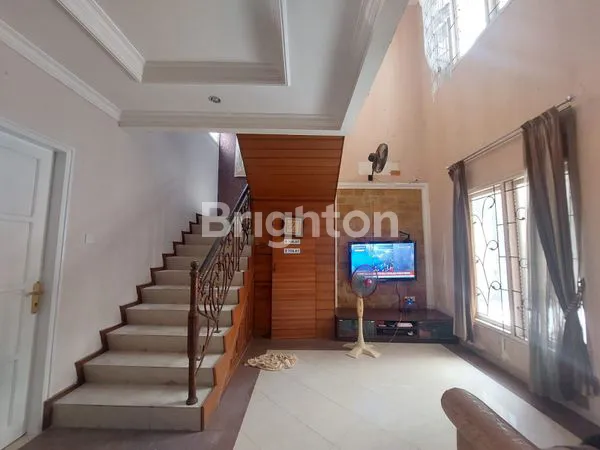 image RUMAH CANTIK 2LT, STRATEGIS, LINGKUNGAN HIJAU (2)