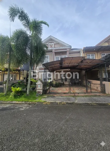 image RUMAH CANTIK 2LT, STRATEGIS, LINGKUNGAN HIJAU (1)