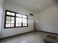 taman sutorejo timur 05