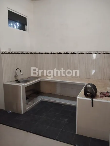 image RUMAH SIAP HUNI TENGAH KOTA DEKAT PUSAT PEMBELANJAAN (7)