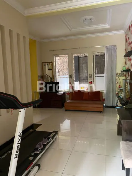 image RUMAH MEWAH 2 LANTAI DI PURI SURYA JAYA, LT 202M² (2)