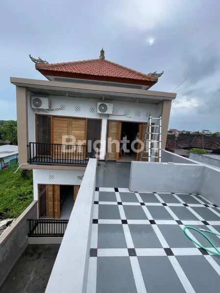 image DIJUAL RUMAH 2 LANTAI – DALUNG, ABIAN BASE (LOKASI STRATEGIS)  PERUMAHAN CEMARA GIRI, DALUNG – ABIAN BASE (1)