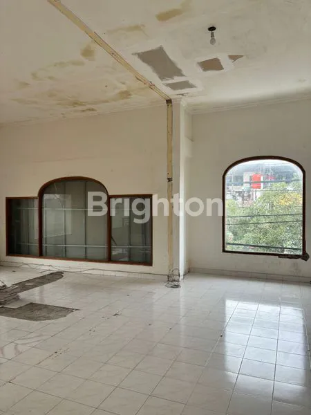 image RUKO 2  LANTAI  STRATEGIS DI KUTA (1)