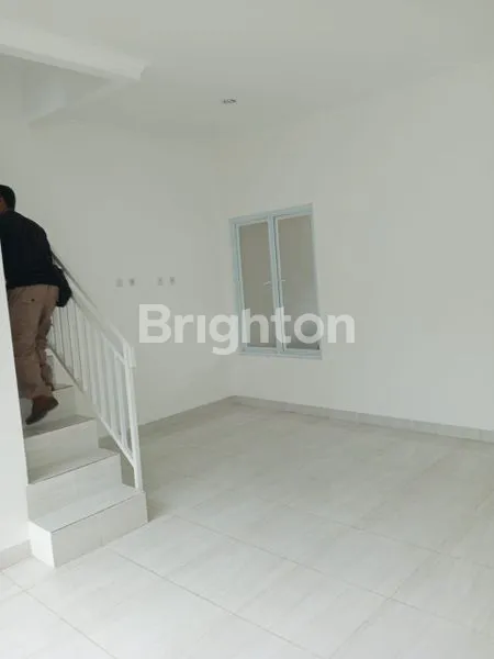 image RUMAH DI SELATAN JAKARTA DIJUAL 800 AN JUTA (6)