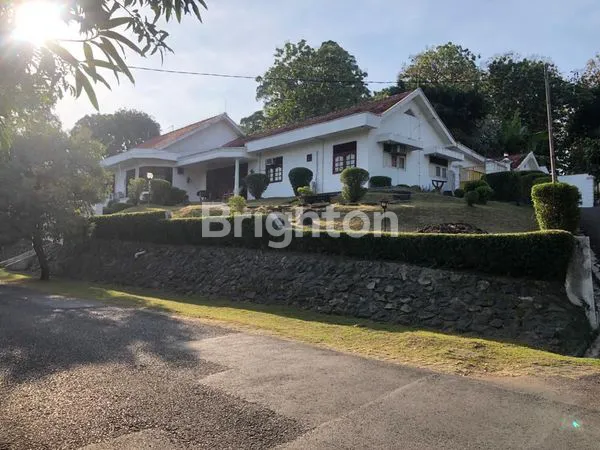 image RUMAH LUAS & BESAR DENGAN VIEW PEGUNUNGAN DI GAJAHMUNGKUR  (8)