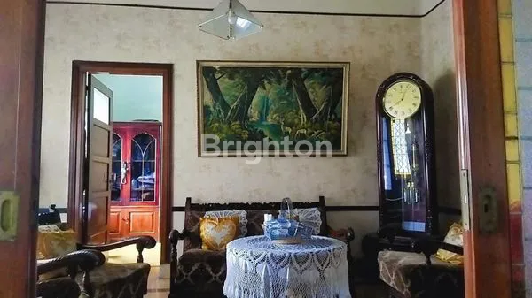 image HUNIAN EKSKLUSIF BERGAYA KOLONIAL, KOKOH, TERAWAT, KELURAHAN KASIN,  MALANG (4)