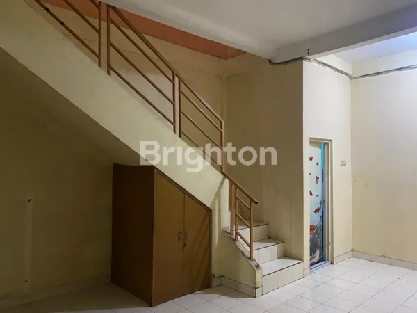 image RUKO DI TAMAN ROYAL CIPONDOH TANGERANG, AKSES MOBIL, LOKASI STRATEGIS COCOK UNTUK USAHA & INVESTASI (5)