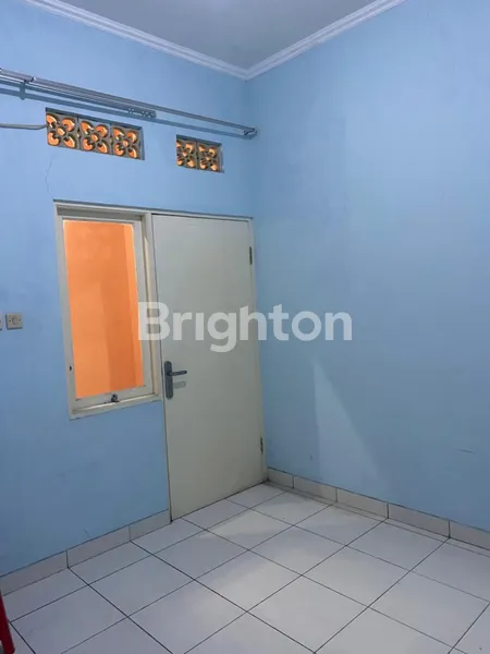 image RUKO DI TAMAN ROYAL CIPONDOH TANGERANG, AKSES MOBIL, LOKASI STRATEGIS COCOK UNTUK USAHA & INVESTASI (7)