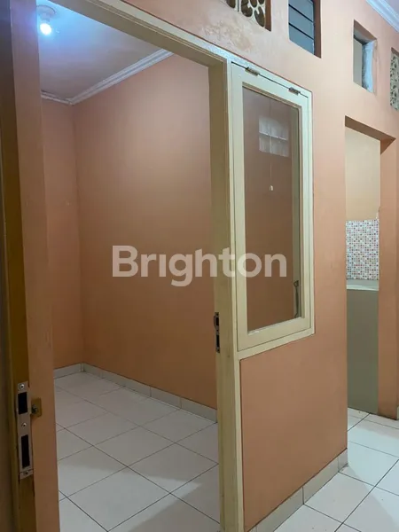 image RUKO DI TAMAN ROYAL CIPONDOH TANGERANG, AKSES MOBIL, LOKASI STRATEGIS COCOK UNTUK USAHA & INVESTASI (8)