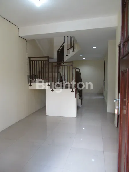 image RUMAH TAMAN PARAHIYANGAN LIPPO KARAWACI (2)