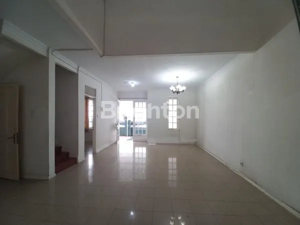 image RUMAH  VILLA SENTRA RAYA CITRALAND SELANGKAH DARI GWALK (4)