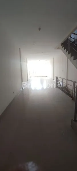 image RUKO PLONG 3.5 LANTAI DI PLUIT KARANG (3)