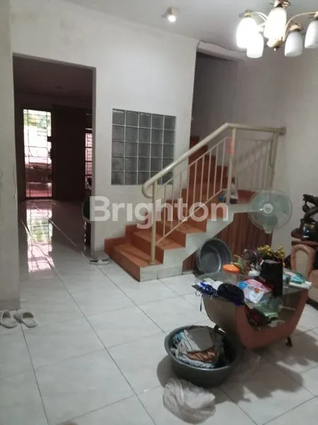image RUMAH 2 LANTAI 7 KT DI JELAMBAR, COCOK UNTUK KOST (4)