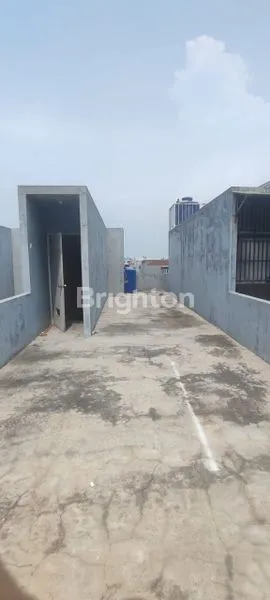 image RUKO PLONG 3,5 LANTAI DI PLUIT KARANG (4)