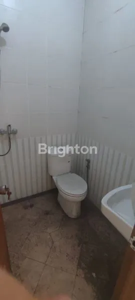 image RUKO PLONG 3,5 LANTAI DI PLUIT KARANG (6)