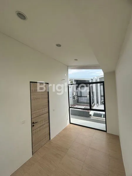 image DISEWAKAN RUMAH CENDANA ESSENCE LIPPO KARAWACI (4)