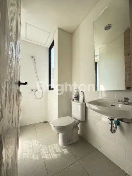 image DISEWAKAN RUMAH CENDANA ESSENCE LIPPO KARAWACI (7)