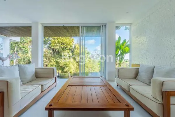 image *SPACIOUS 4 STOREY VILLA WITH PRIVATE POOL FOR RENT IN UNGASAN BALI* (5)