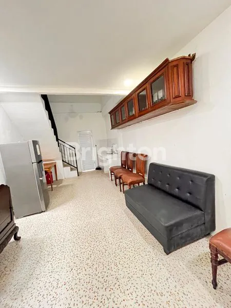 image RUMAH LUAS 310M² DI JL. TEBET DALAM, SIAP HUNI (3)