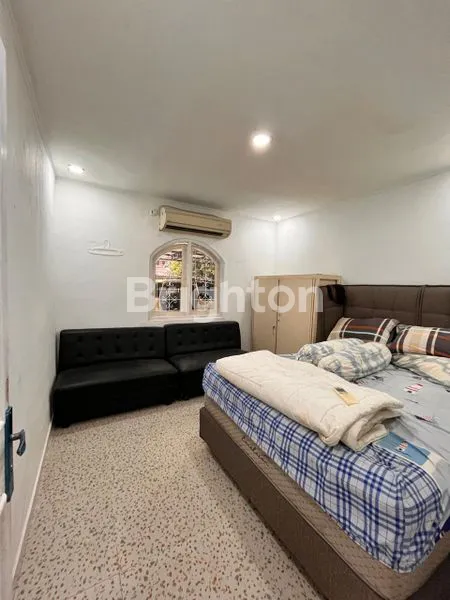 image RUMAH LUAS 310M² DI JL. TEBET DALAM, SIAP HUNI (2)