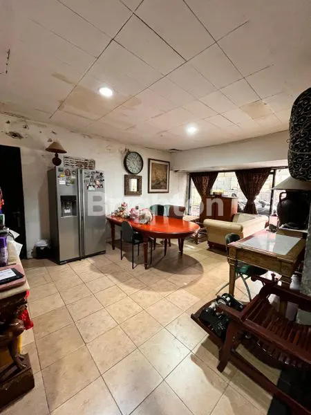 image RUMAH LUAS 310M² DI JL. TEBET DALAM, SIAP HUNI (8)