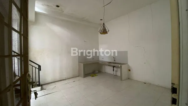 image RUMAH SIAP HUNI, LT 90 M² DI MUTIARA GADING TIMUR (3)