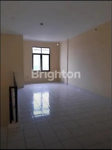 image RUKO DUA LANTAI STRATEGIS DI BENTENG BETAWI TAMAN ROYAL TANGERANG (3)