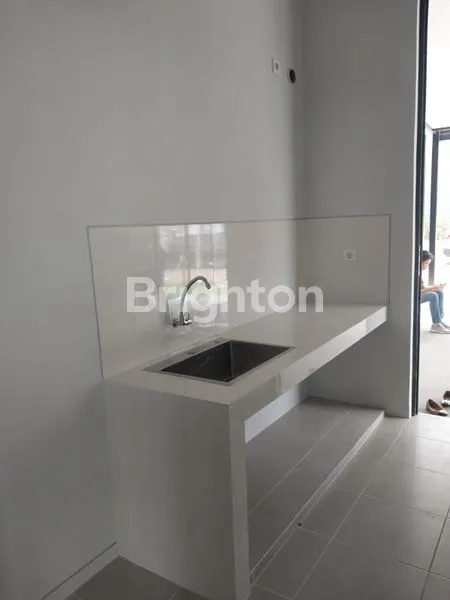 image RUMAH 3 LANTAI DI CITRAGRAND, LEBAR 7M (4)